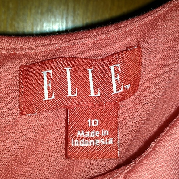 Dress - Picture 2 of 4